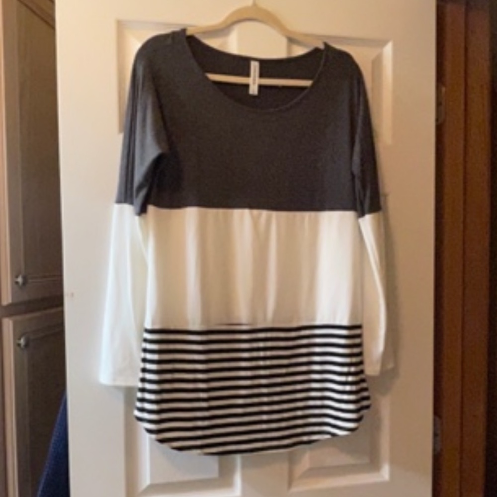 Gray White and Black Color Block Tunic